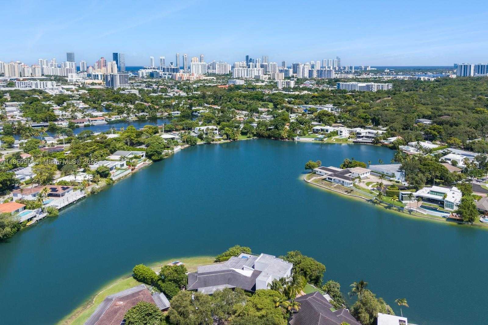 Small Image of 2070 NORTH EAST 194TH TER, North Miami Beach Number 65