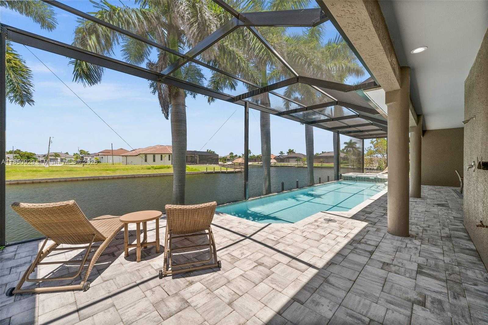 Small Image of 4012 SW 29TH AVE, Cape Coral Number 3