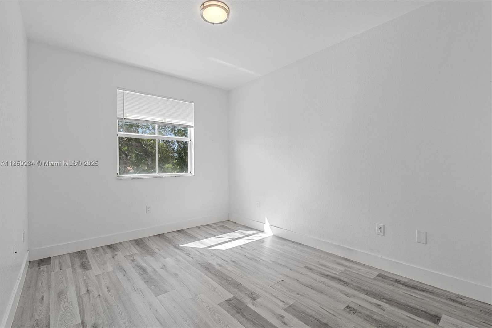 Small Image of 3911 NORTH EAST 13TH DR, Homestead Number 30