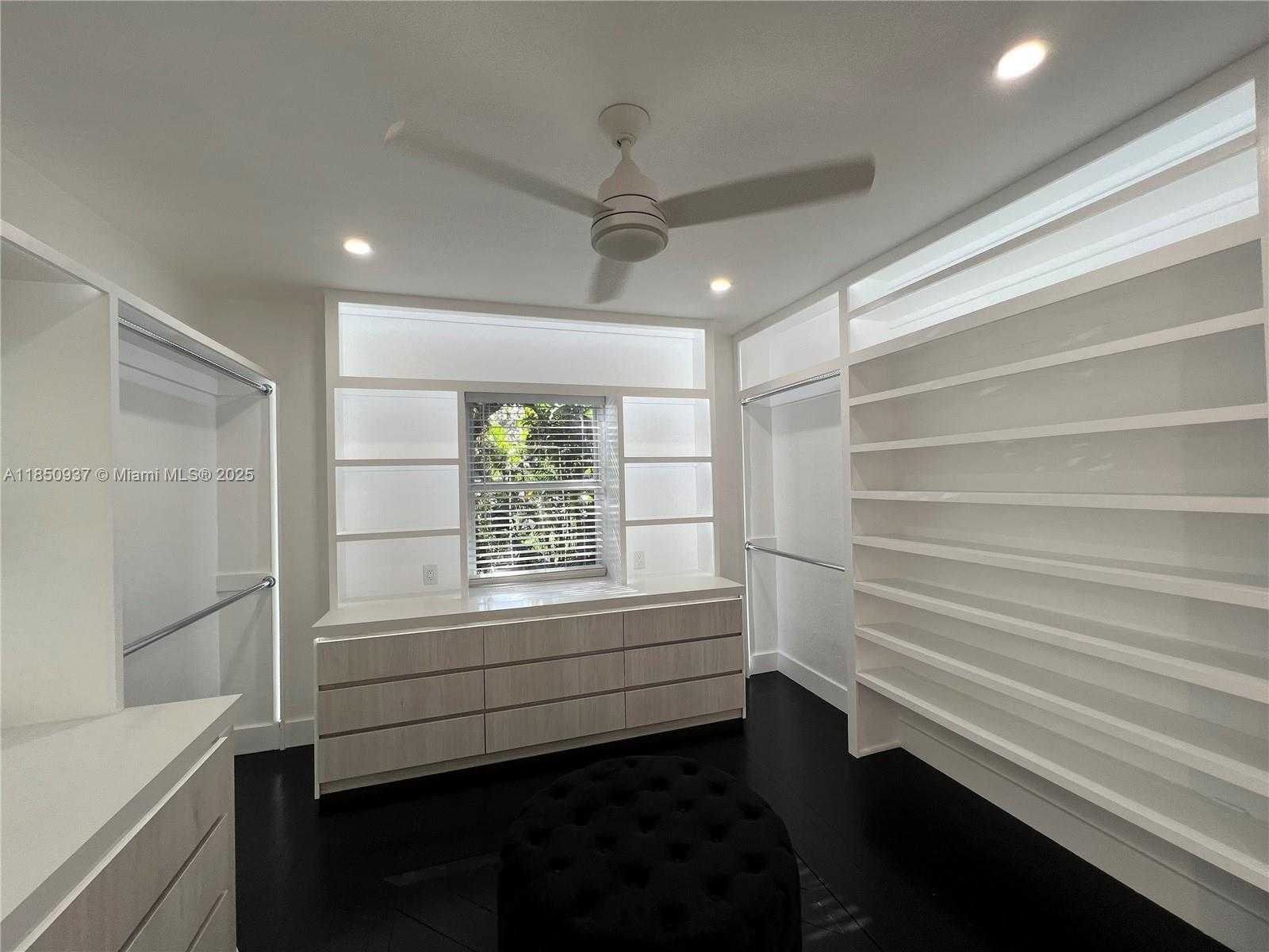 Small Image of 435 NORTH EAST 77TH ST RD, Miami Number 14