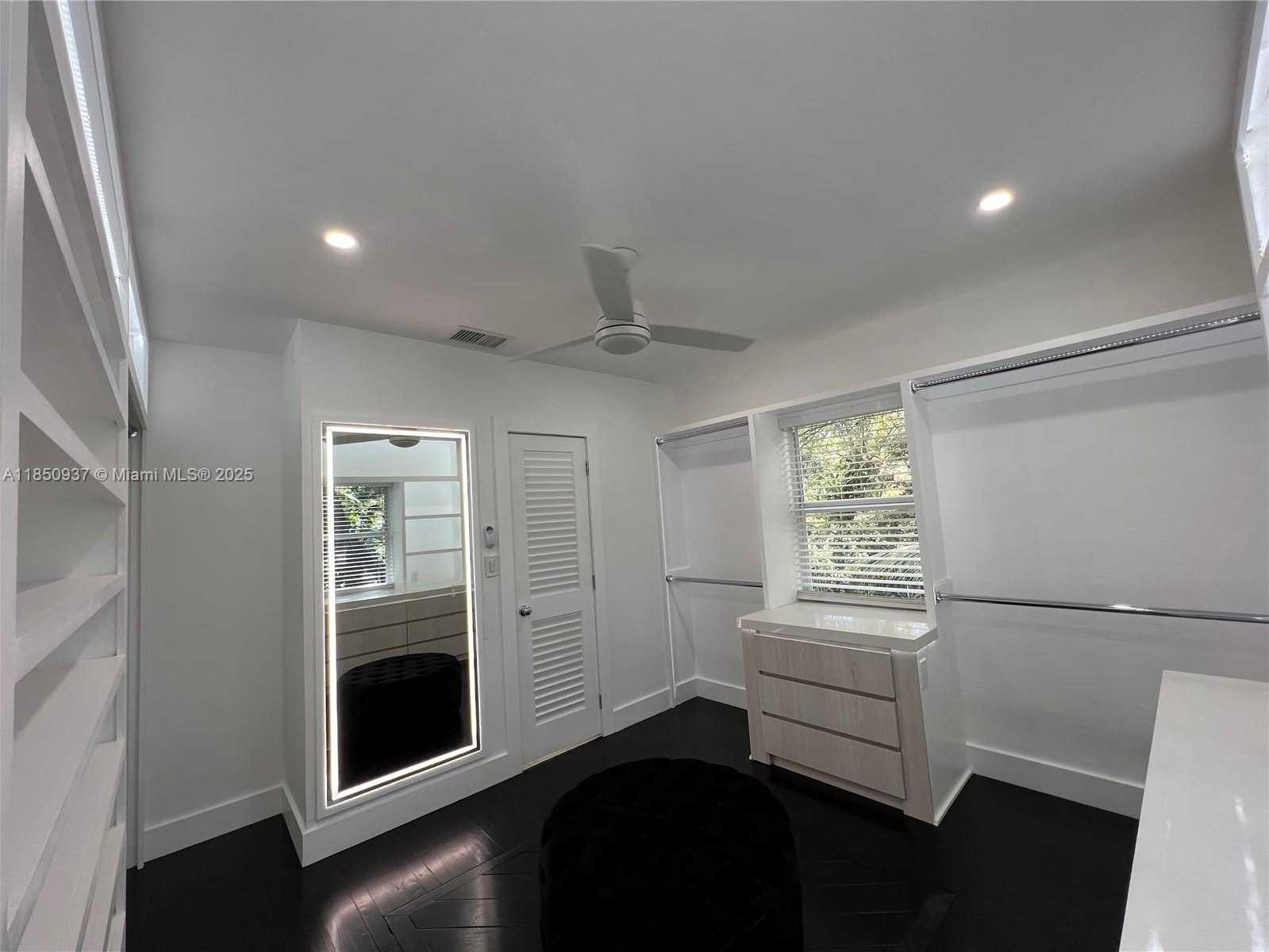 Small Image of 435 NORTH EAST 77TH ST RD, Miami Number 16