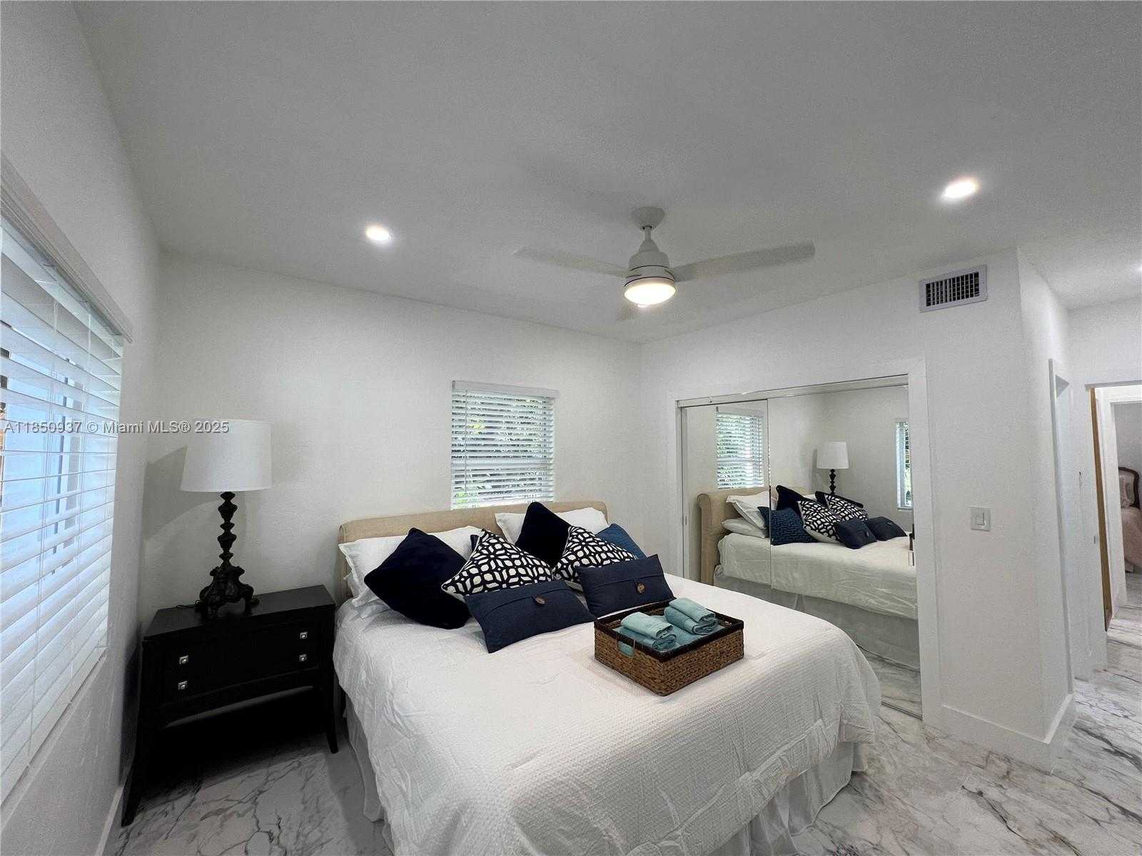 Small Image of 435 NORTH EAST 77TH ST RD, Miami Number 19