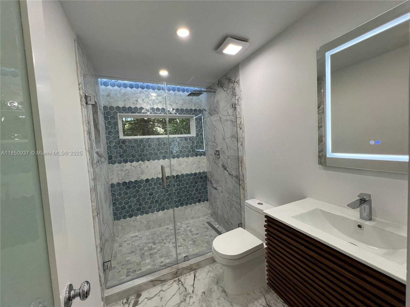 Small Image of 435 NORTH EAST 77TH ST RD, Miami Number 21