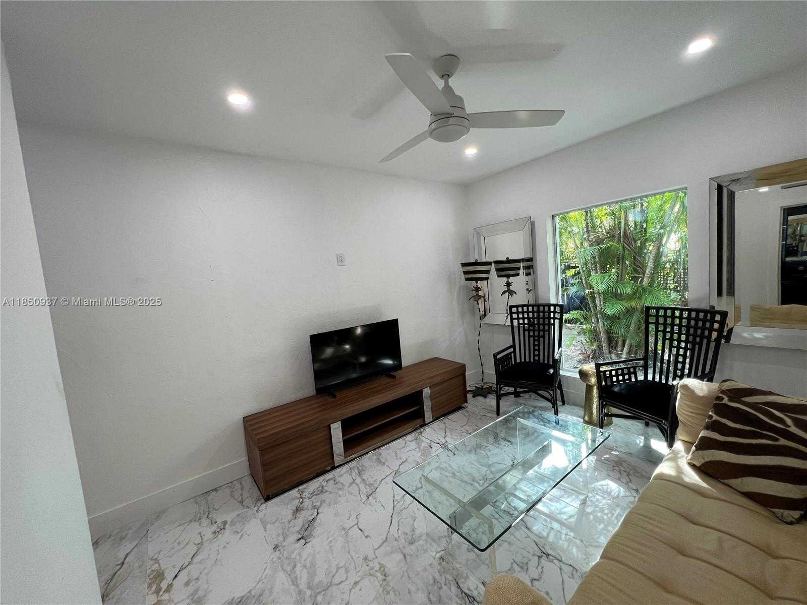 Small Image of 435 NORTH EAST 77TH ST RD, Miami Number 27