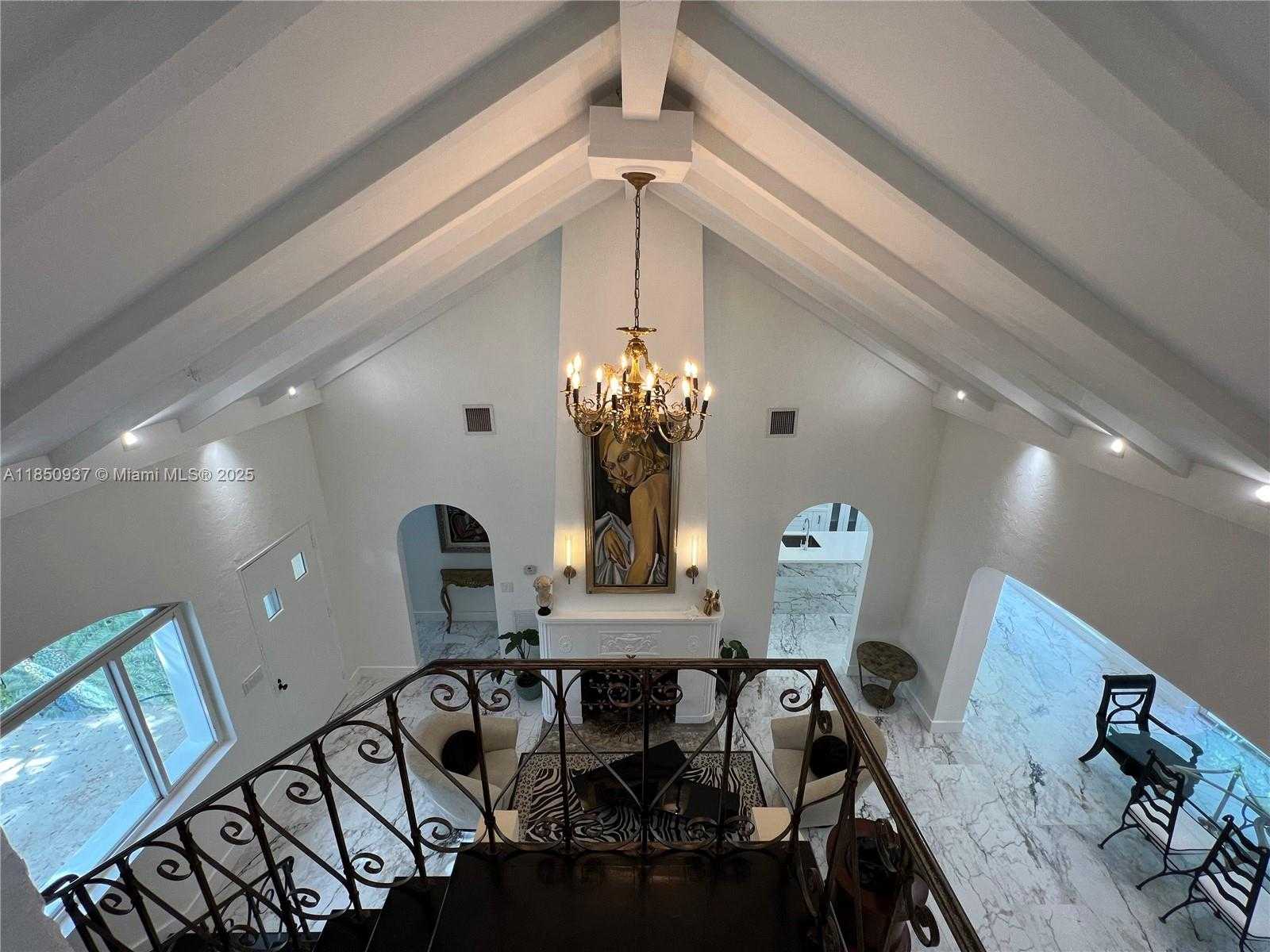 Small Image of 435 NORTH EAST 77TH ST RD, Miami Number 3