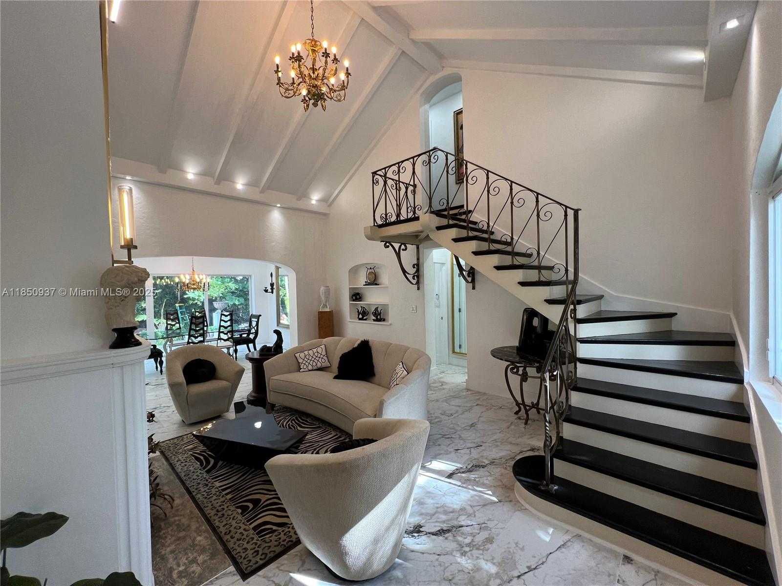 Small Image of 435 NORTH EAST 77TH ST RD, Miami Number 30