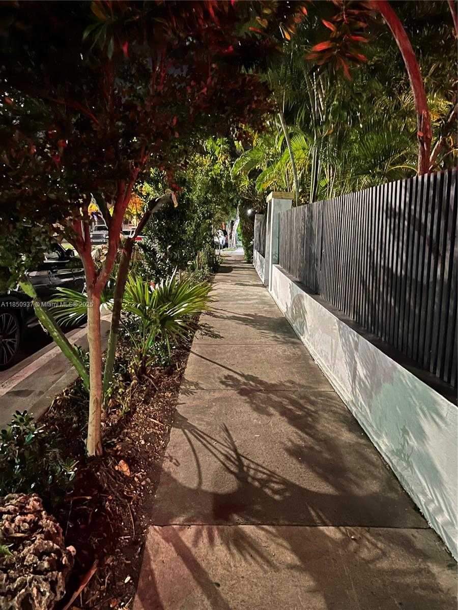 Small Image of 435 NORTH EAST 77TH ST RD, Miami Number 37