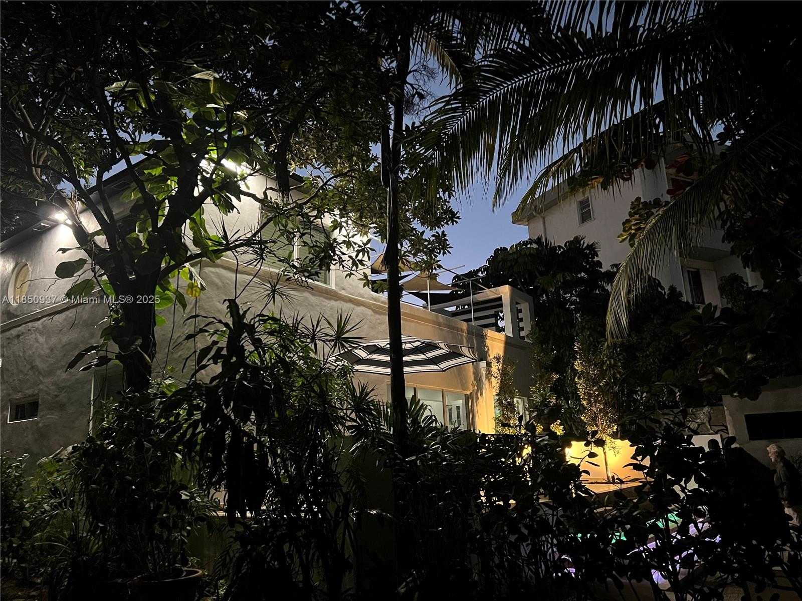 Small Image of 435 NORTH EAST 77TH ST RD, Miami Number 39