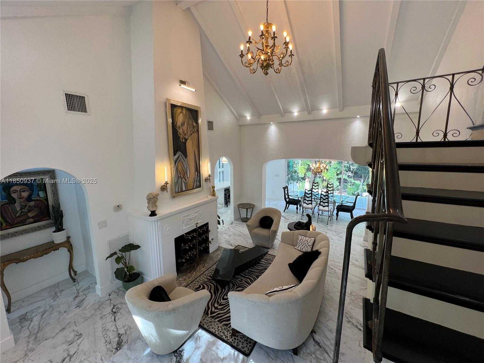 Small Image of 435 NORTH EAST 77TH ST RD, Miami Number 4