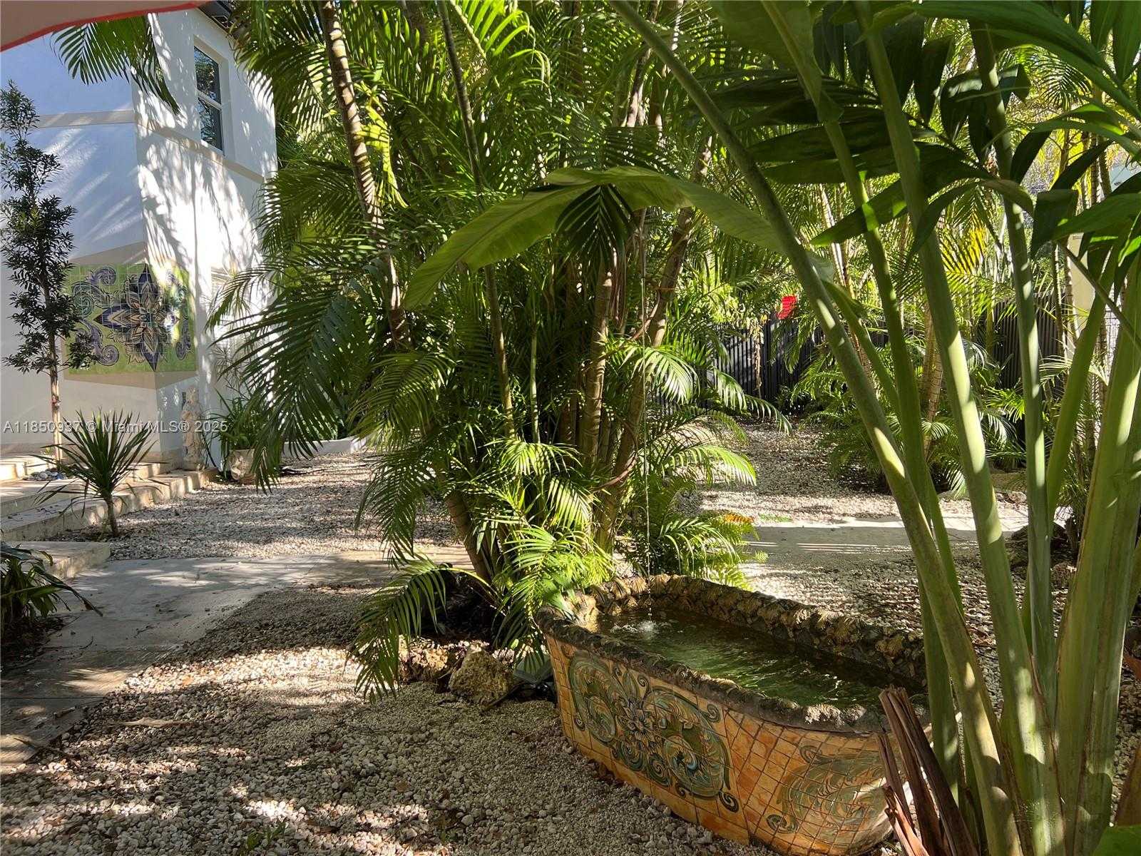 Small Image of 435 NORTH EAST 77TH ST RD, Miami Number 46
