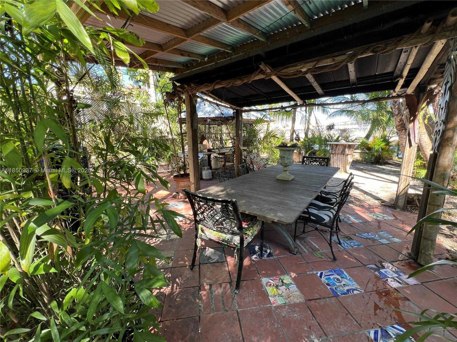 Small Image of 435 NORTH EAST 77TH ST RD, Miami Number 54