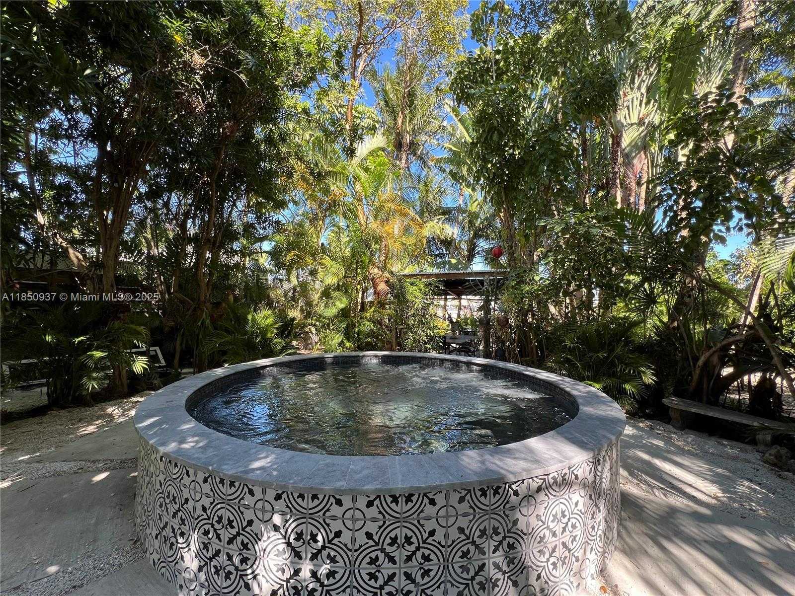 Small Image of 435 NORTH EAST 77TH ST RD, Miami Number 56