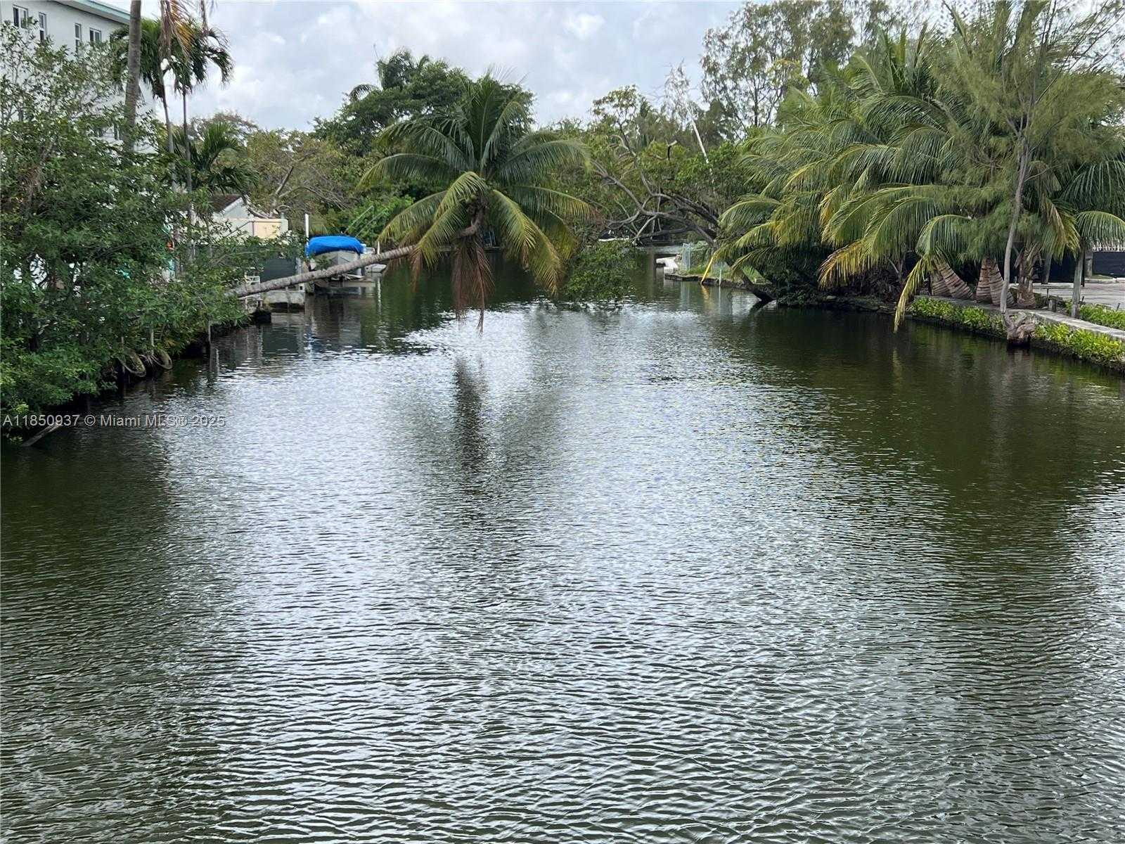 Small Image of 435 NORTH EAST 77TH ST RD, Miami Number 59