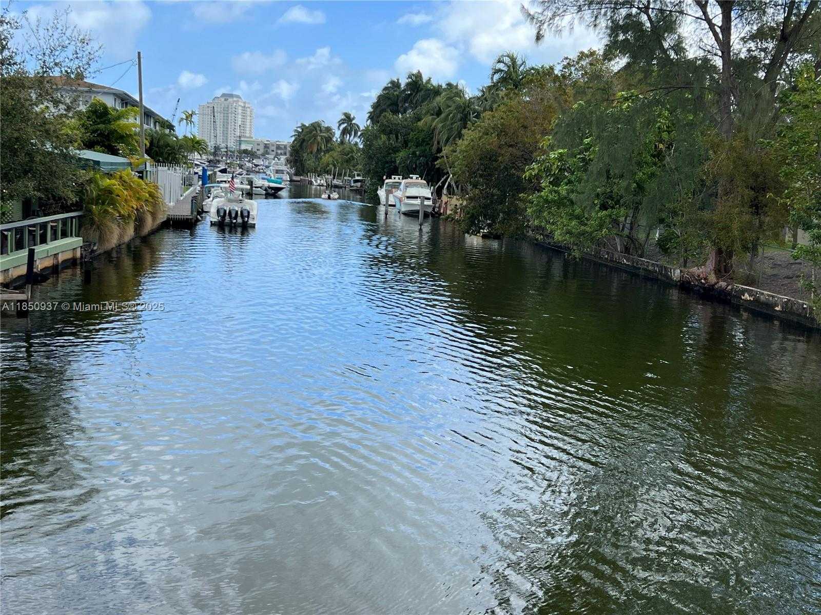 Small Image of 435 NORTH EAST 77TH ST RD, Miami Number 60