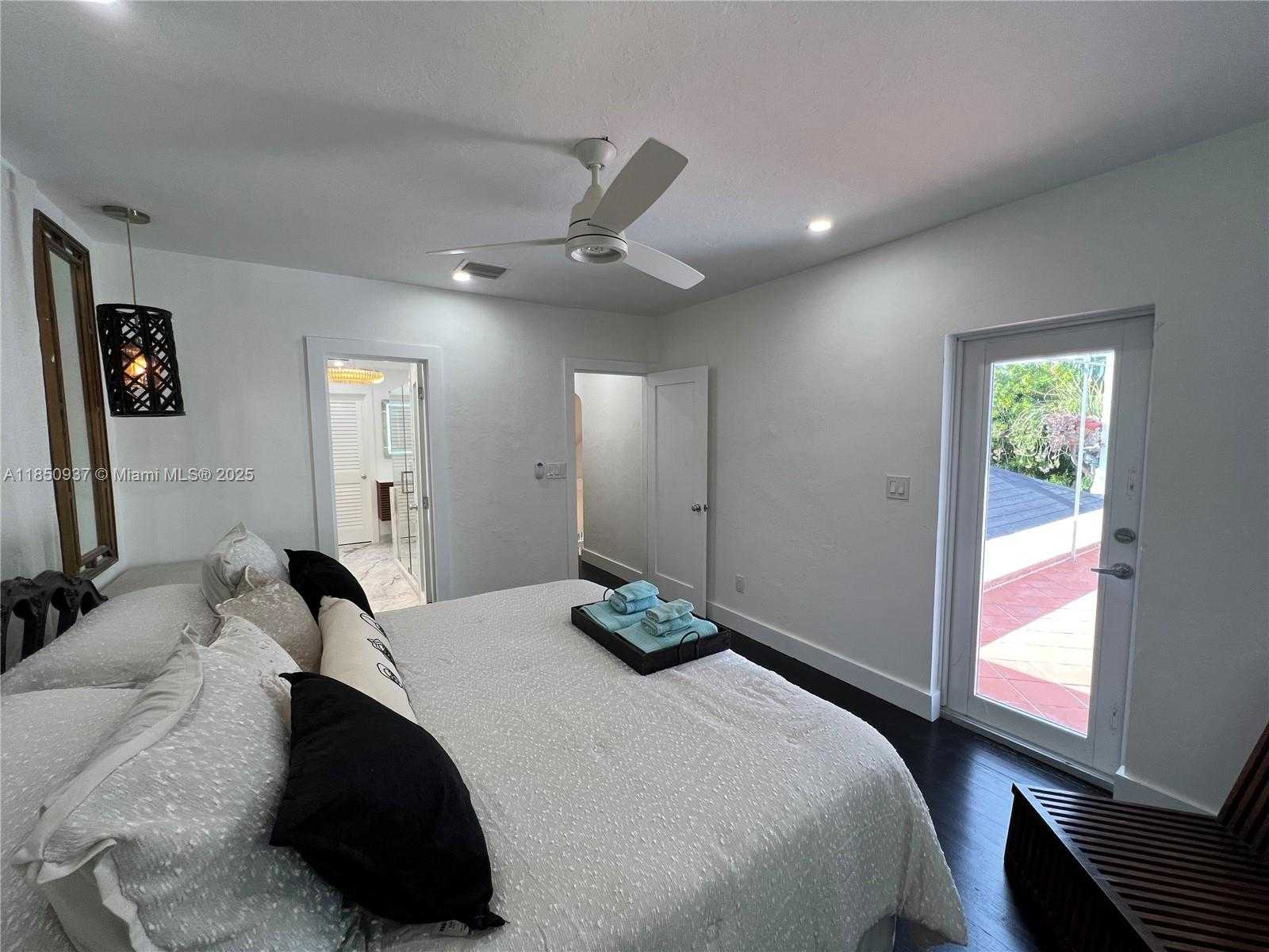 Small Image of 435 NORTH EAST 77TH ST RD, Miami Number 9