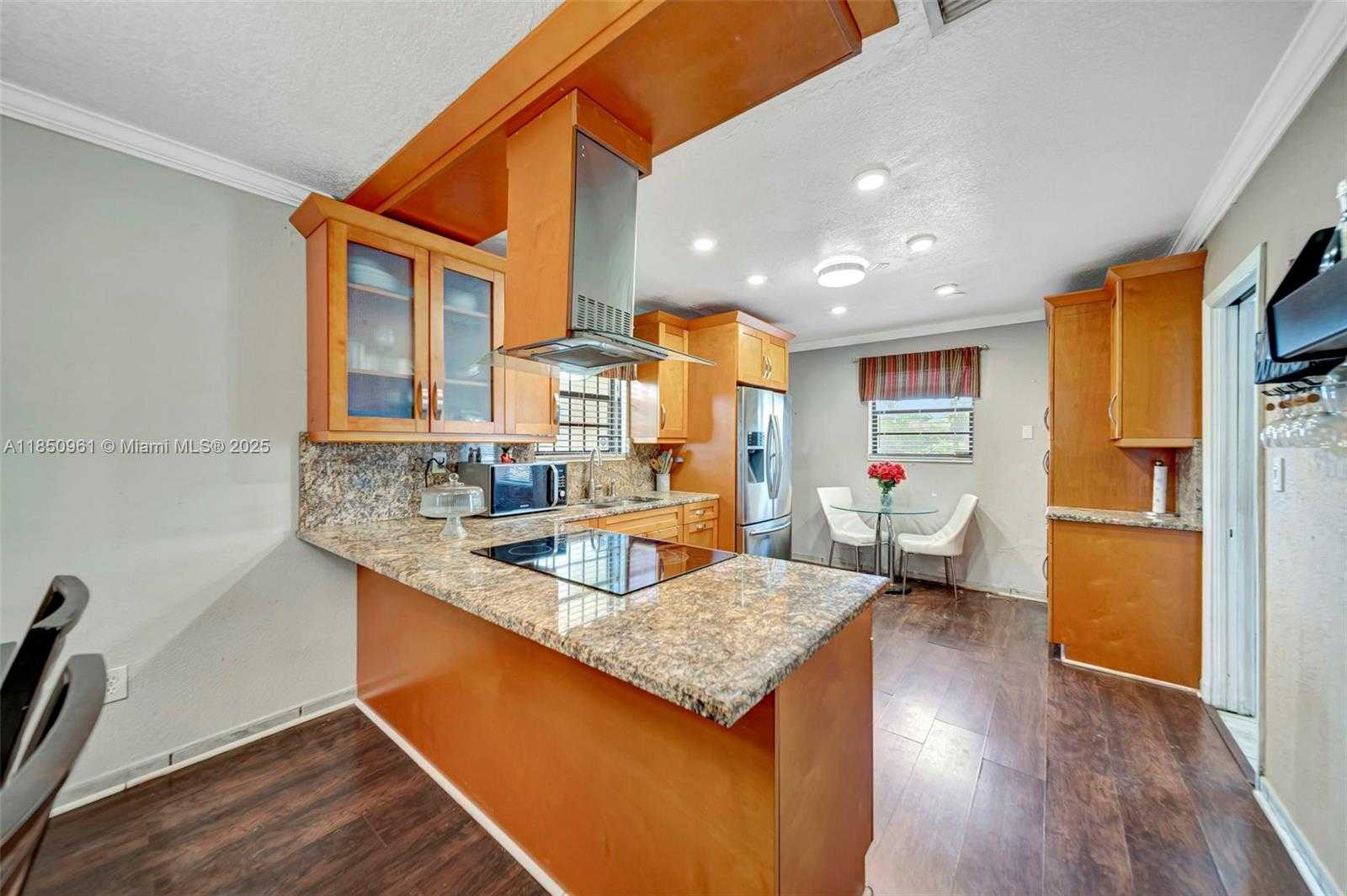 Small Image of 100 NORTH WEST 208TH ST, Miami Gardens Number 11
