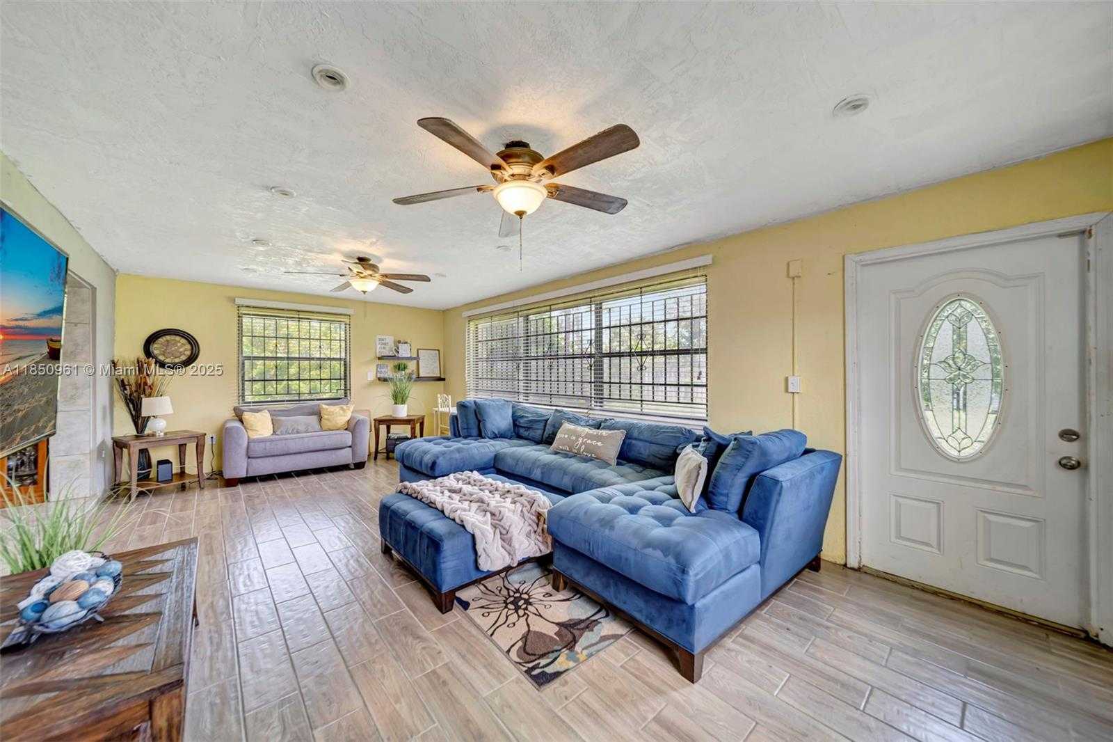Small Image of 100 NORTH WEST 208TH ST, Miami Gardens Number 19