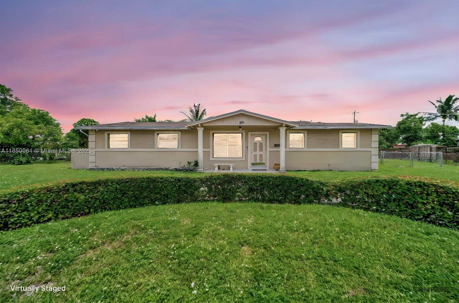 Small Image of 100 NORTH WEST 208TH ST, Miami Gardens Number 2