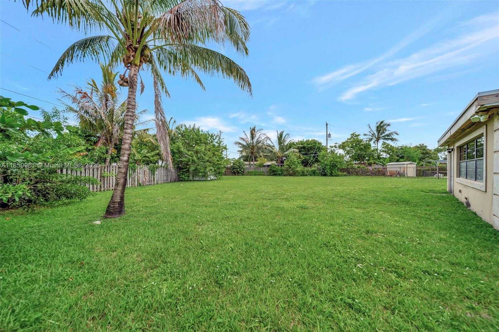 Small Image of 100 NORTH WEST 208TH ST, Miami Gardens Number 30