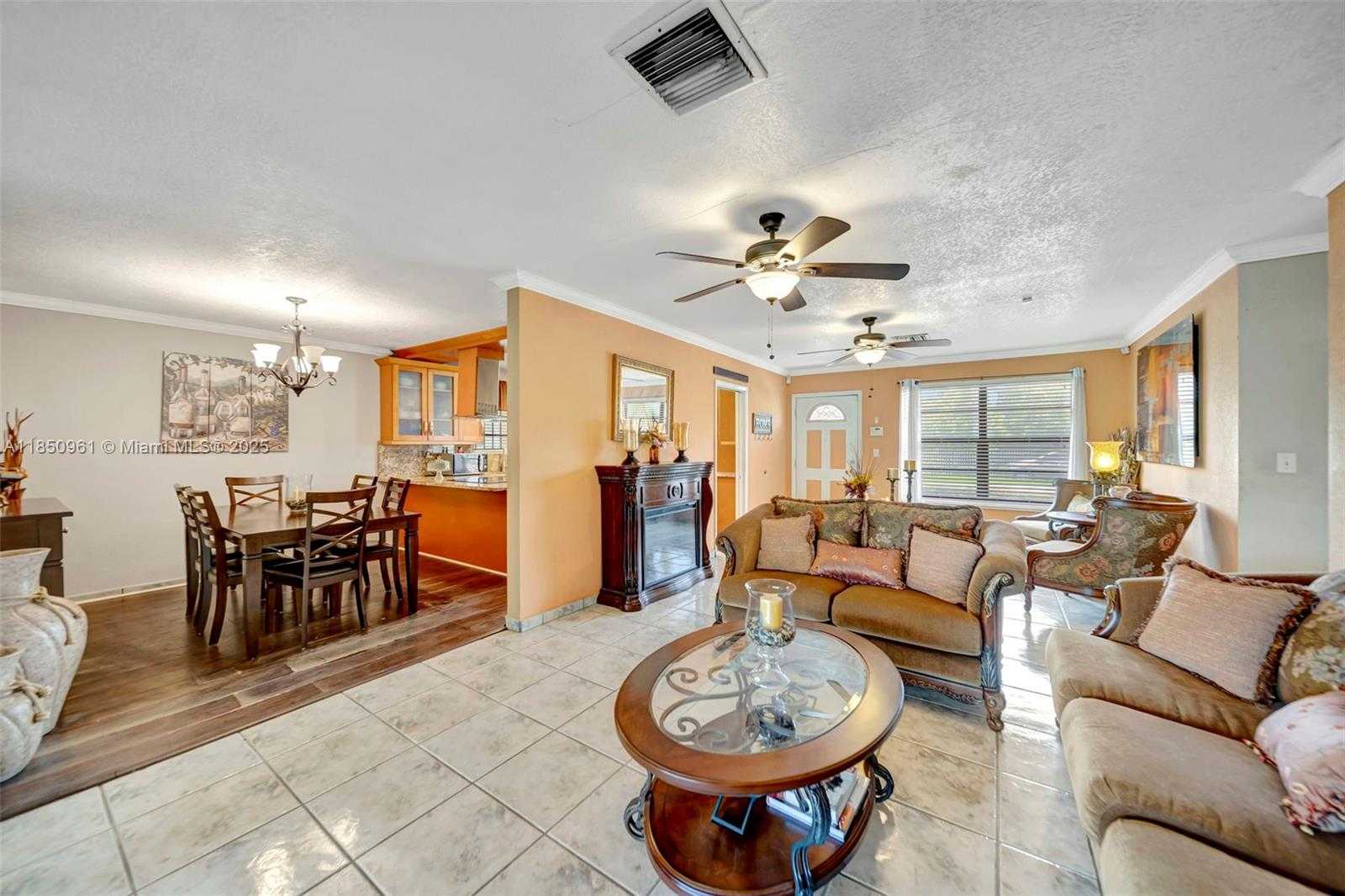 Small Image of 100 NORTH WEST 208TH ST, Miami Gardens Number 36