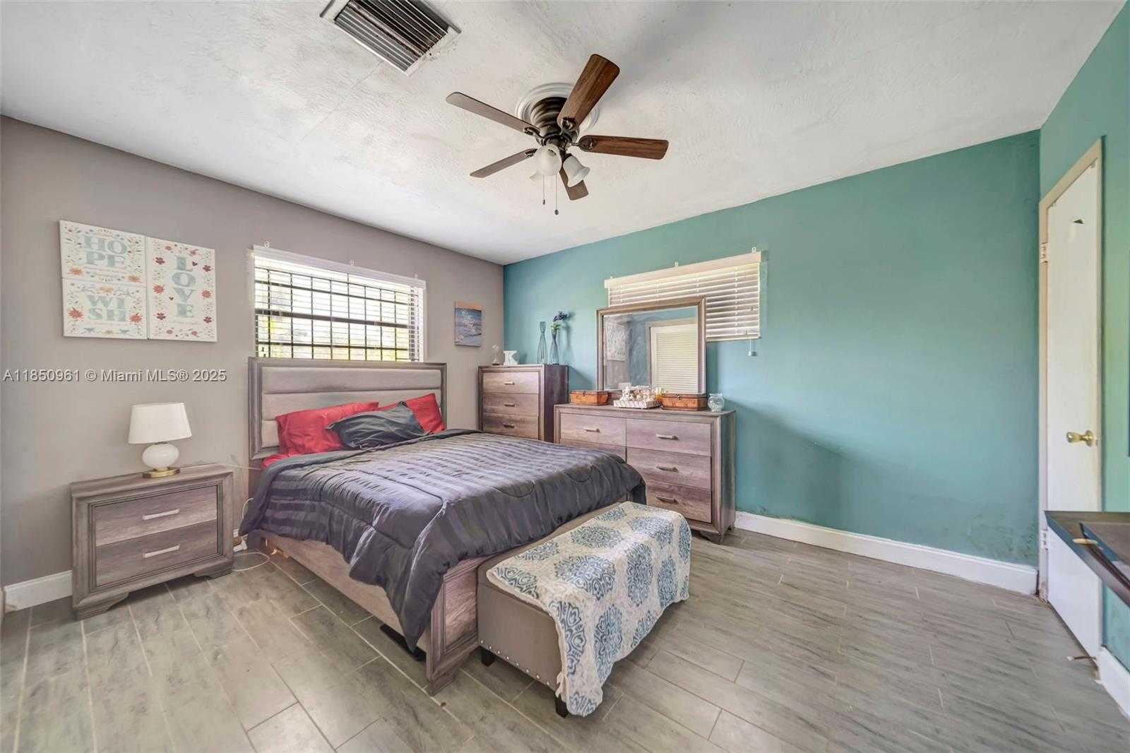 Small Image of 100 NORTH WEST 208TH ST, Miami Gardens Number 39