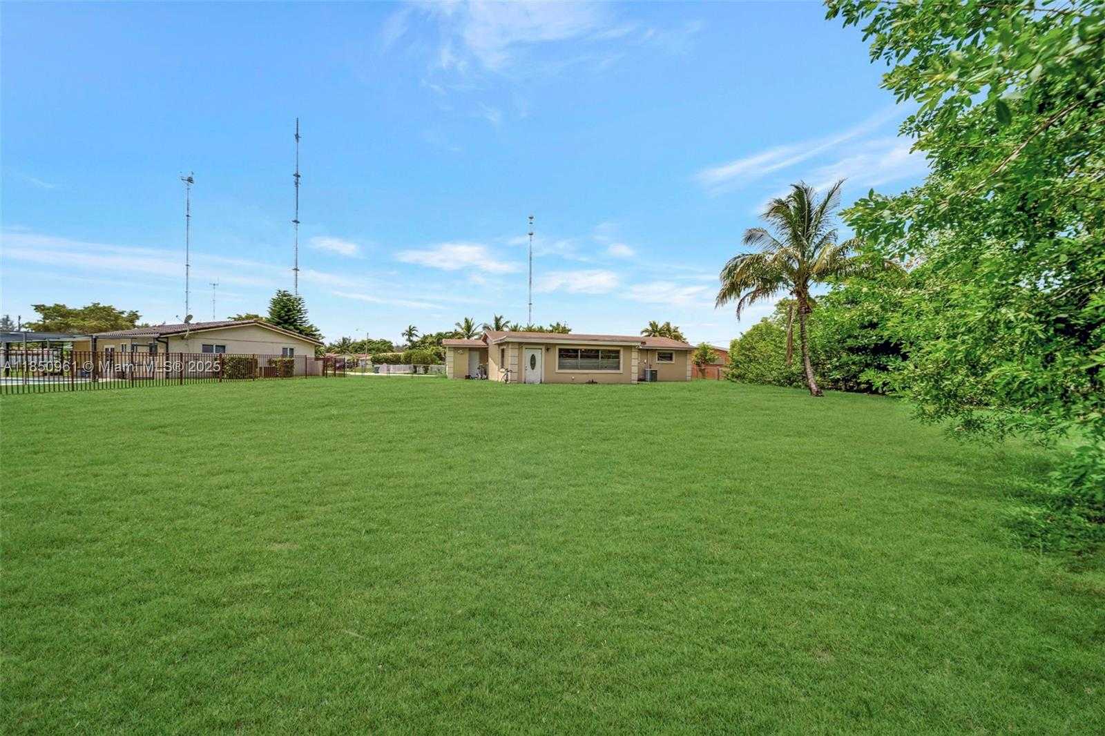 Small Image of 100 NORTH WEST 208TH ST, Miami Gardens Number 46