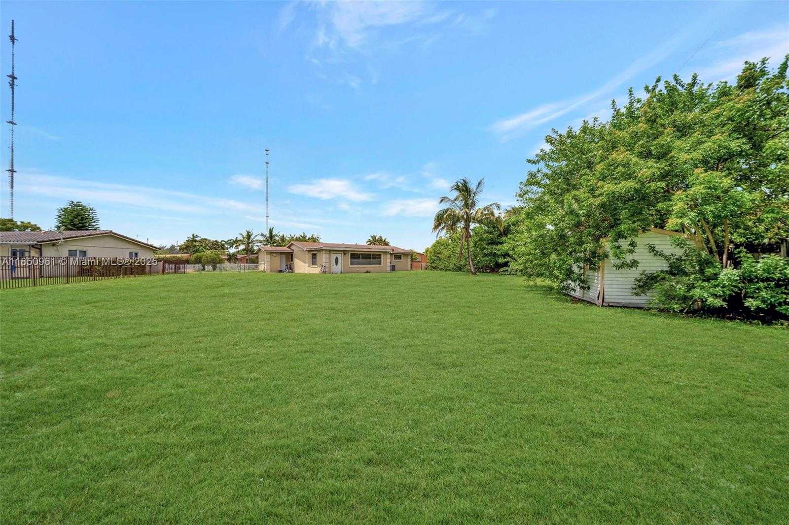 Small Image of 100 NORTH WEST 208TH ST, Miami Gardens Number 47