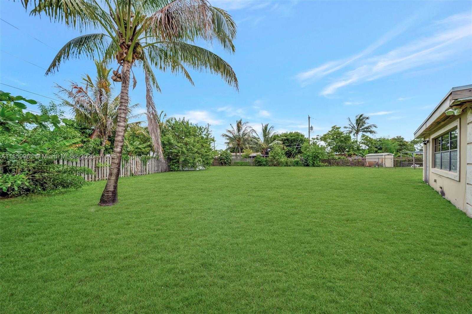 Small Image of 100 NORTH WEST 208TH ST, Miami Gardens Number 5