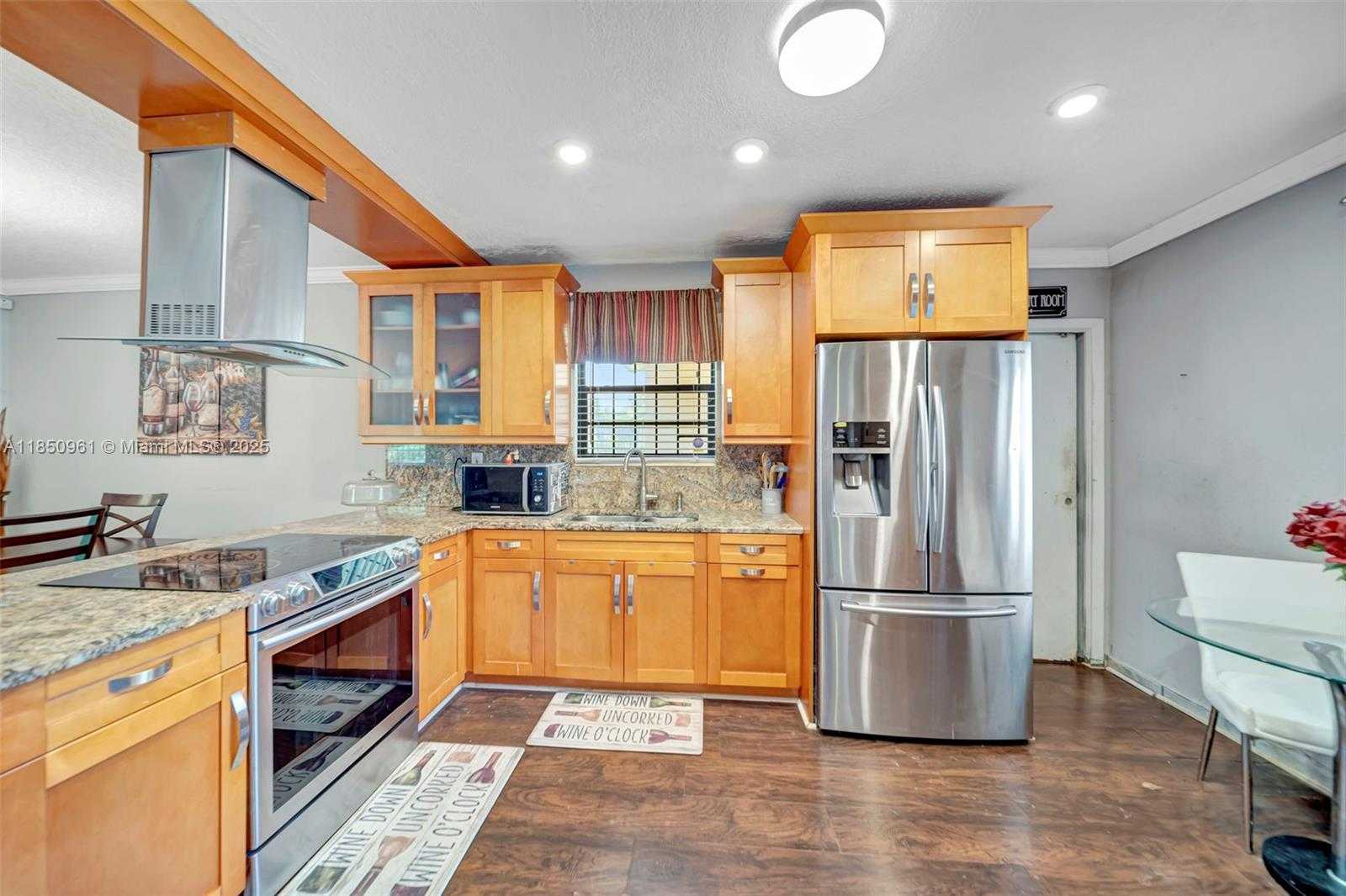 Small Image of 100 NORTH WEST 208TH ST, Miami Gardens Number 7