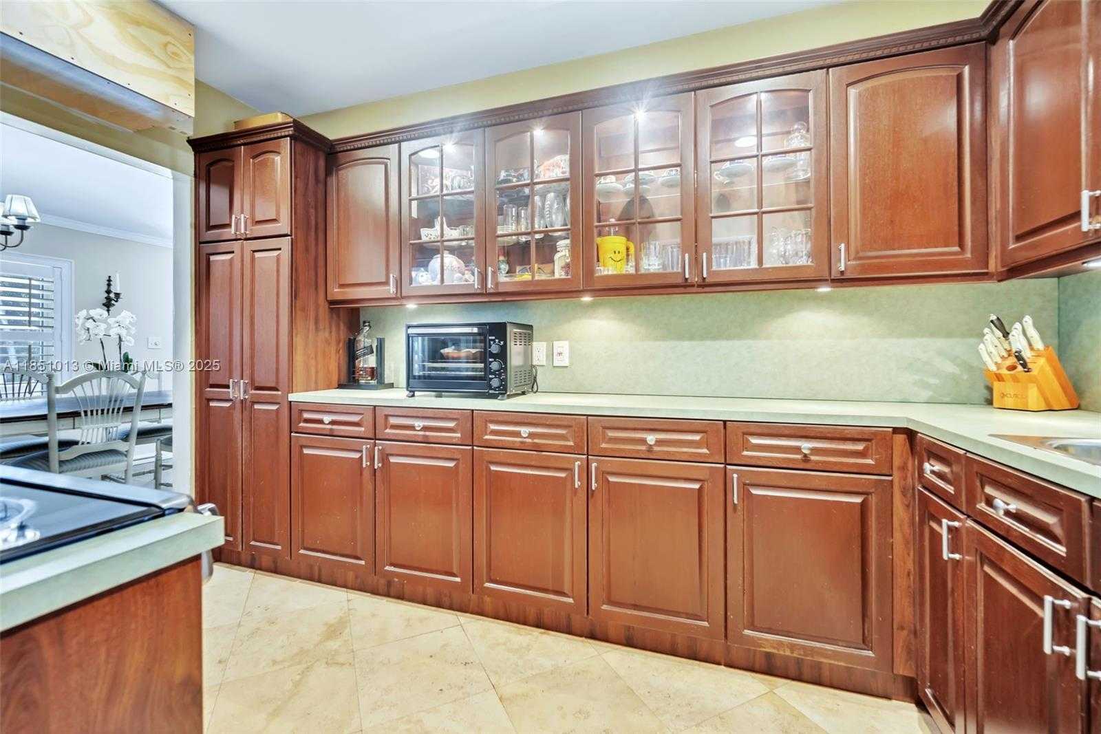 Small Image of 5947 SOUTH WEST 30TH ST, Miami Number 19
