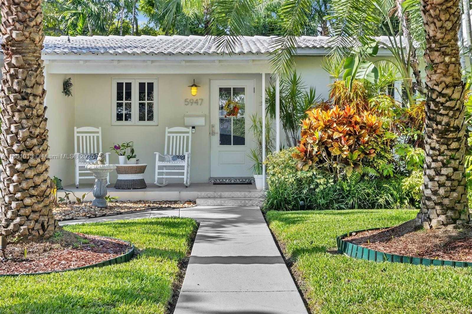 Small Image of 5947 SOUTH WEST 30TH ST, Miami Number 2