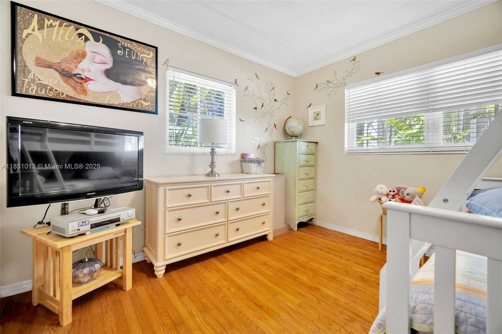 Small Image of 5947 SOUTH WEST 30TH ST, Miami Number 23