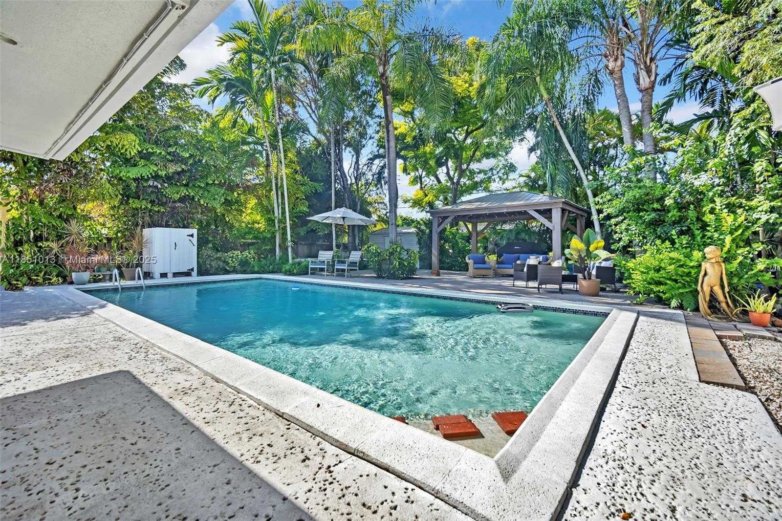Small Image of 5947 SOUTH WEST 30TH ST, Miami Number 31