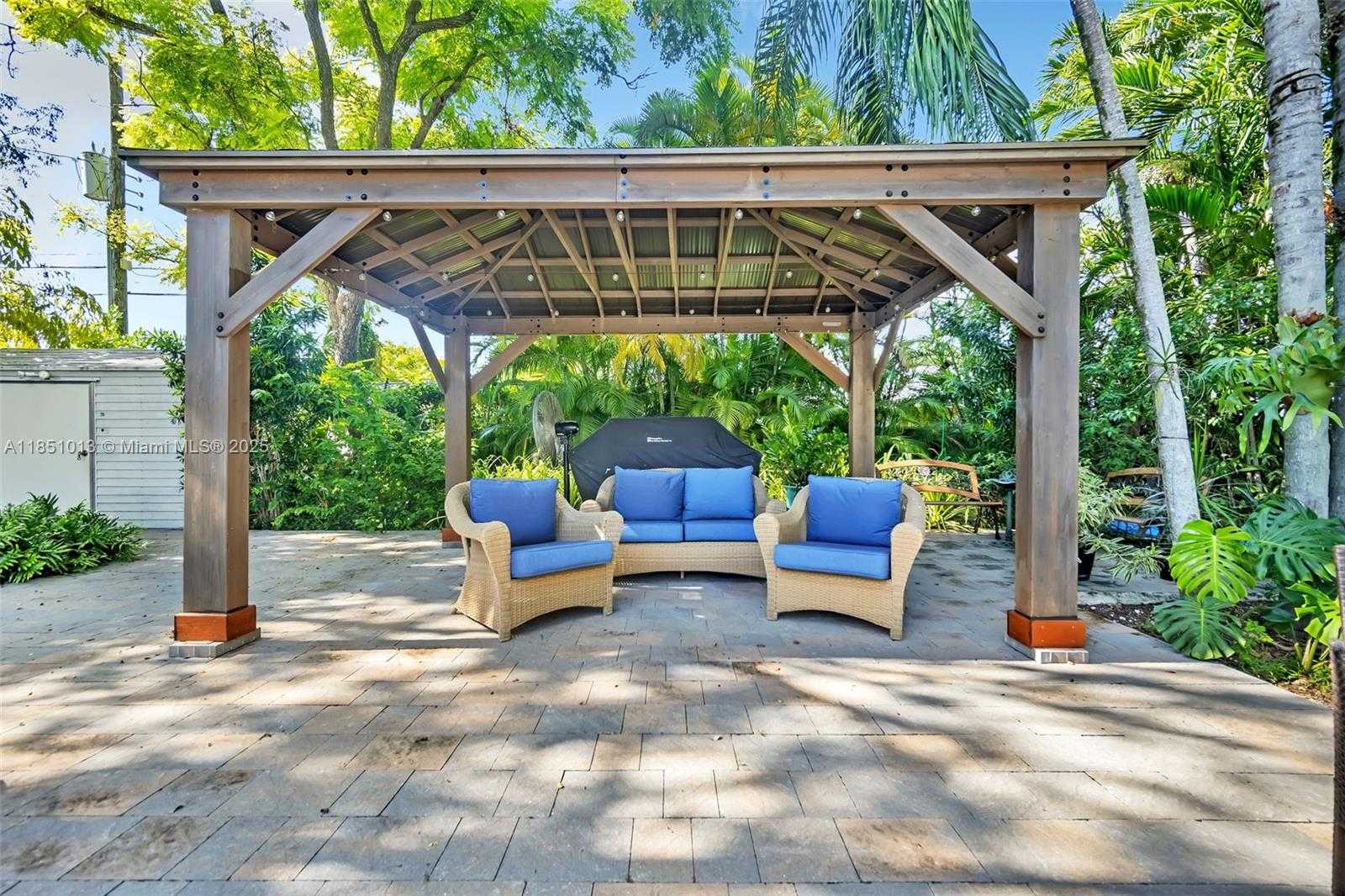 Small Image of 5947 SOUTH WEST 30TH ST, Miami Number 33