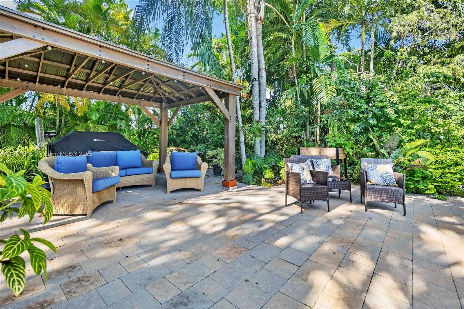 Small Image of 5947 SOUTH WEST 30TH ST, Miami Number 34