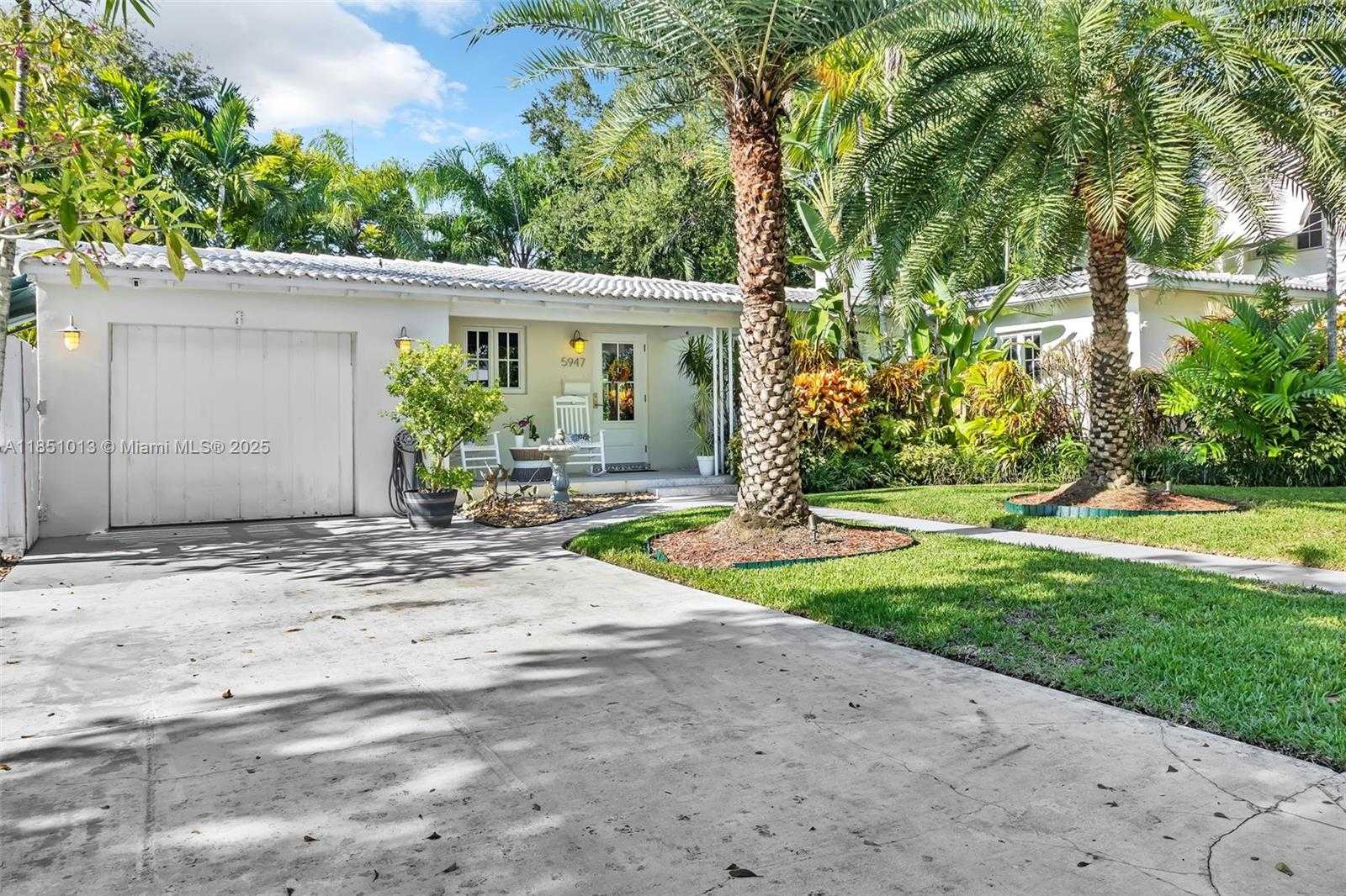Small Image of 5947 SOUTH WEST 30TH ST, Miami Number 4