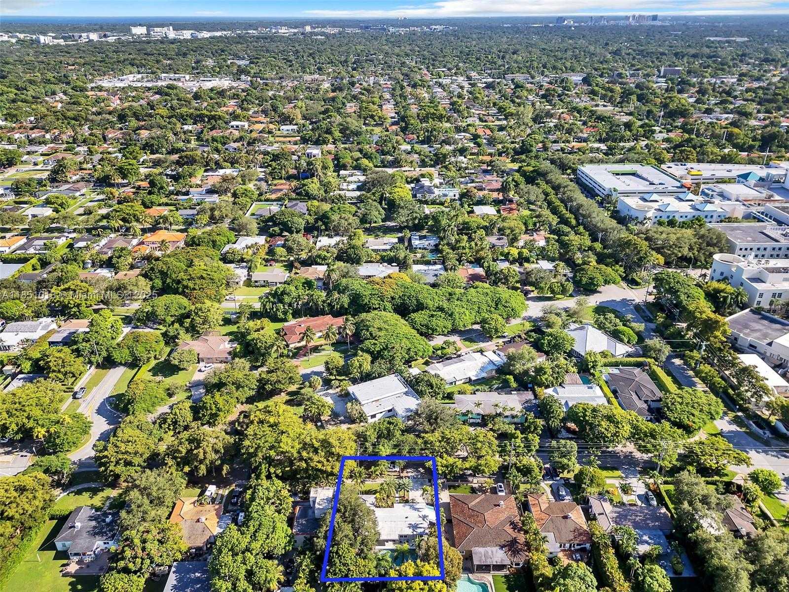 Small Image of 5947 SOUTH WEST 30TH ST, Miami Number 44
