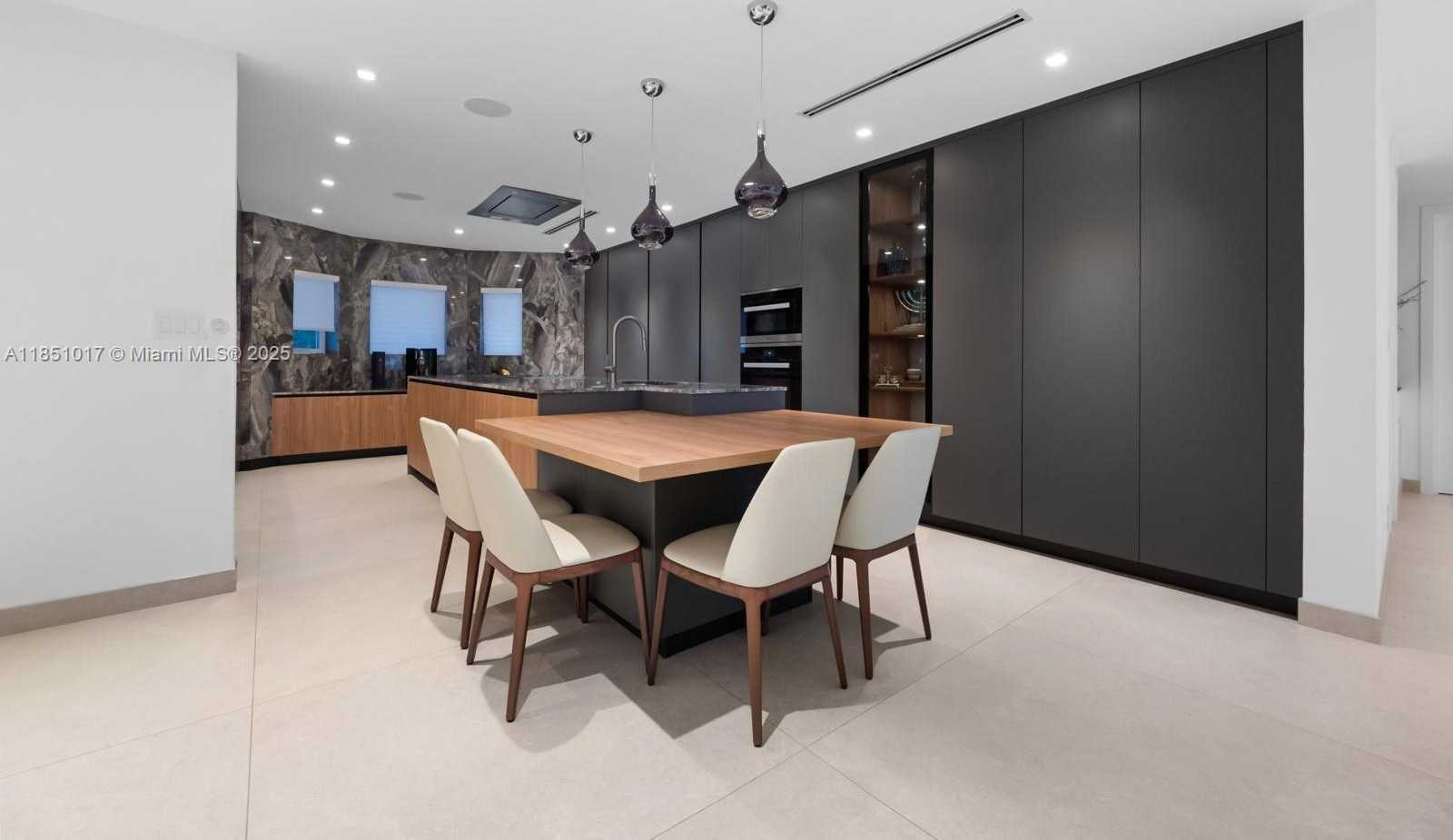 Small Image of 431 LAYNE BLVD, Hallandale Beach Number 15