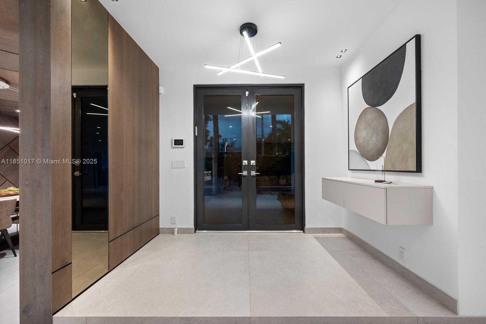 Small Image of 431 LAYNE BLVD, Hallandale Beach Number 3