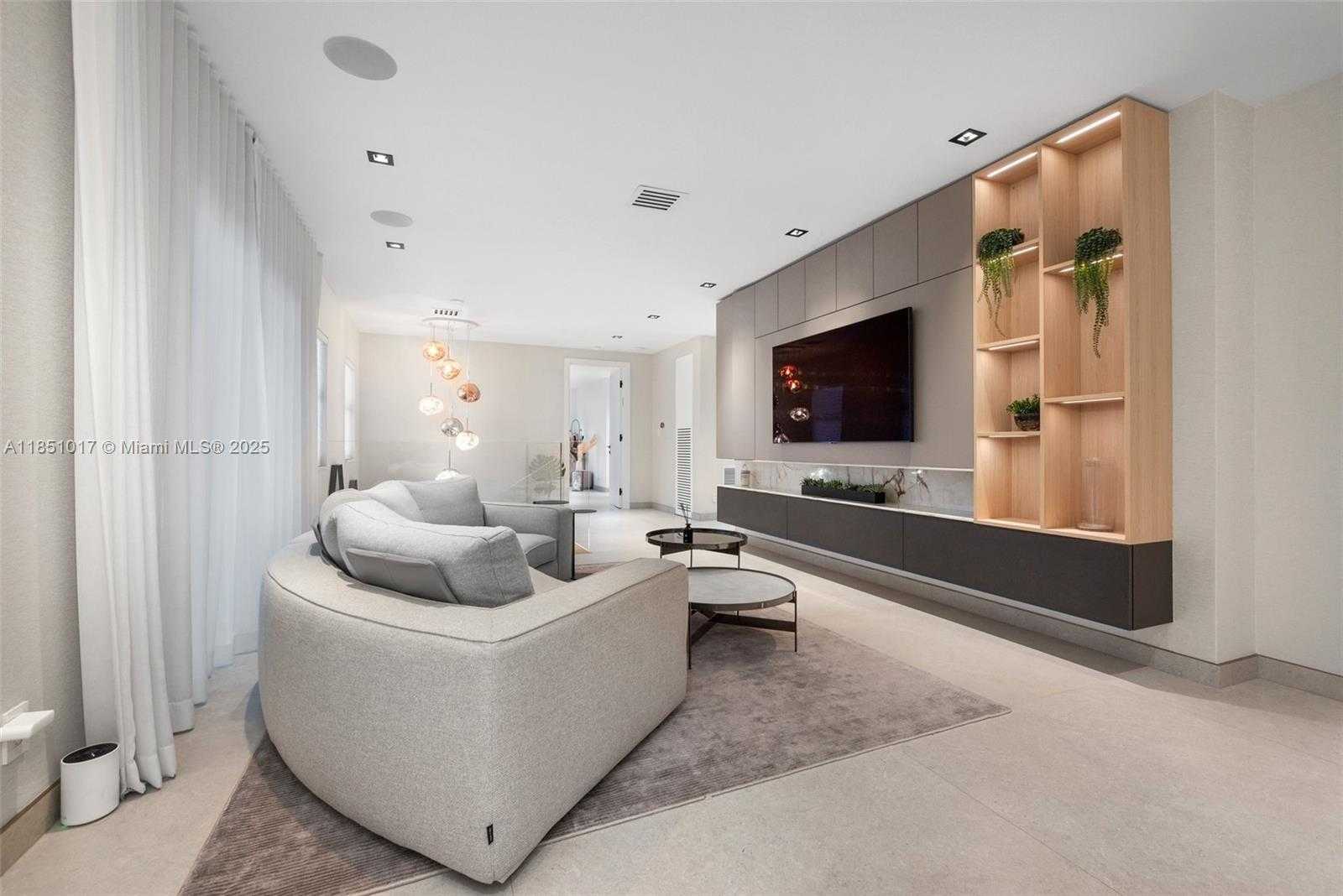 Small Image of 431 LAYNE BLVD, Hallandale Beach Number 31