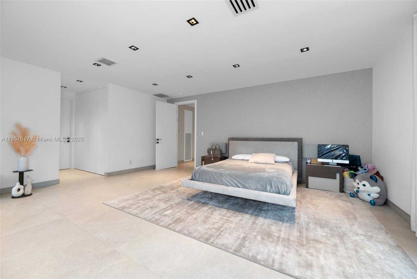 Small Image of 431 LAYNE BLVD, Hallandale Beach Number 33