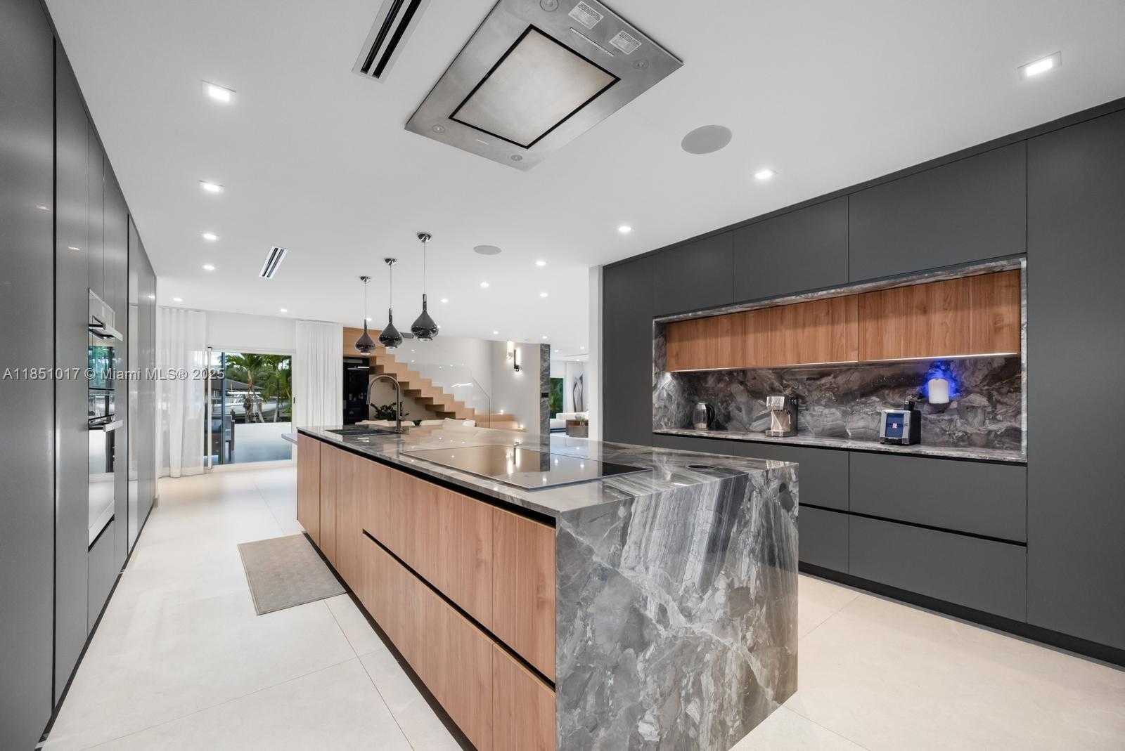 Small Image of 431 LAYNE BLVD, Hallandale Beach Number 7