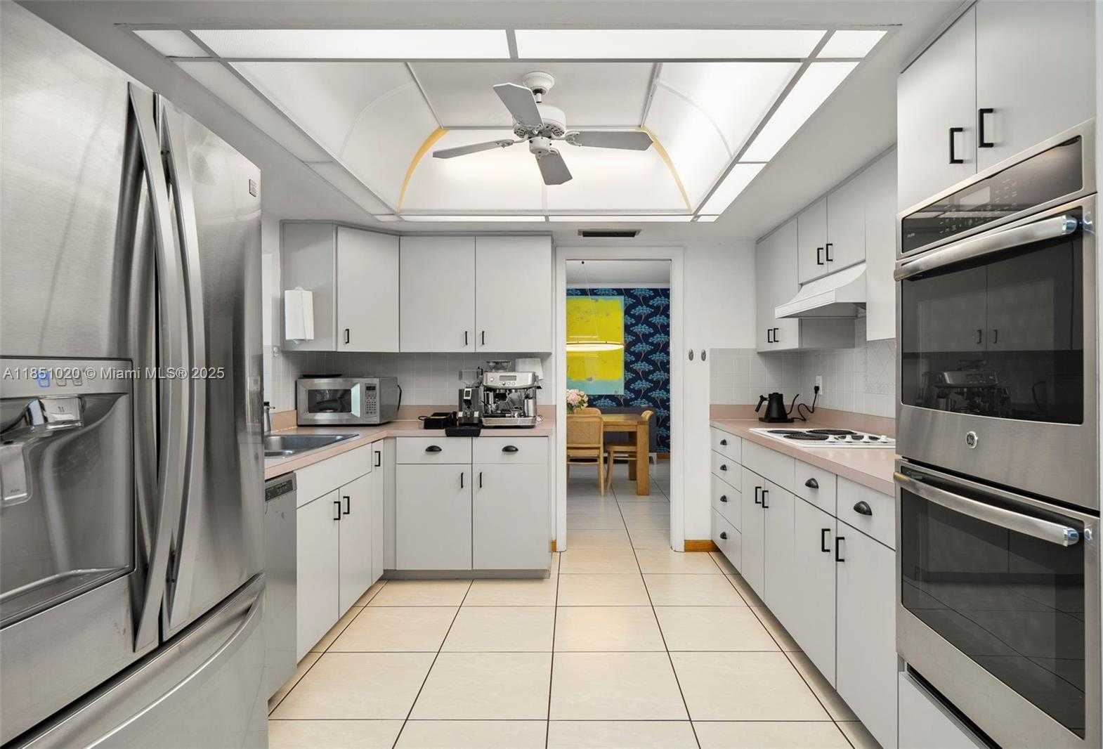 Small Image of 12365 SOUTH WEST 60TH CT, Pinecrest Number 17
