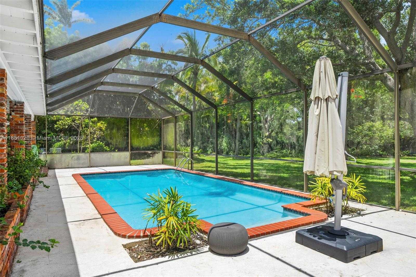 Small Image of 12365 SOUTH WEST 60TH CT, Pinecrest Number 21
