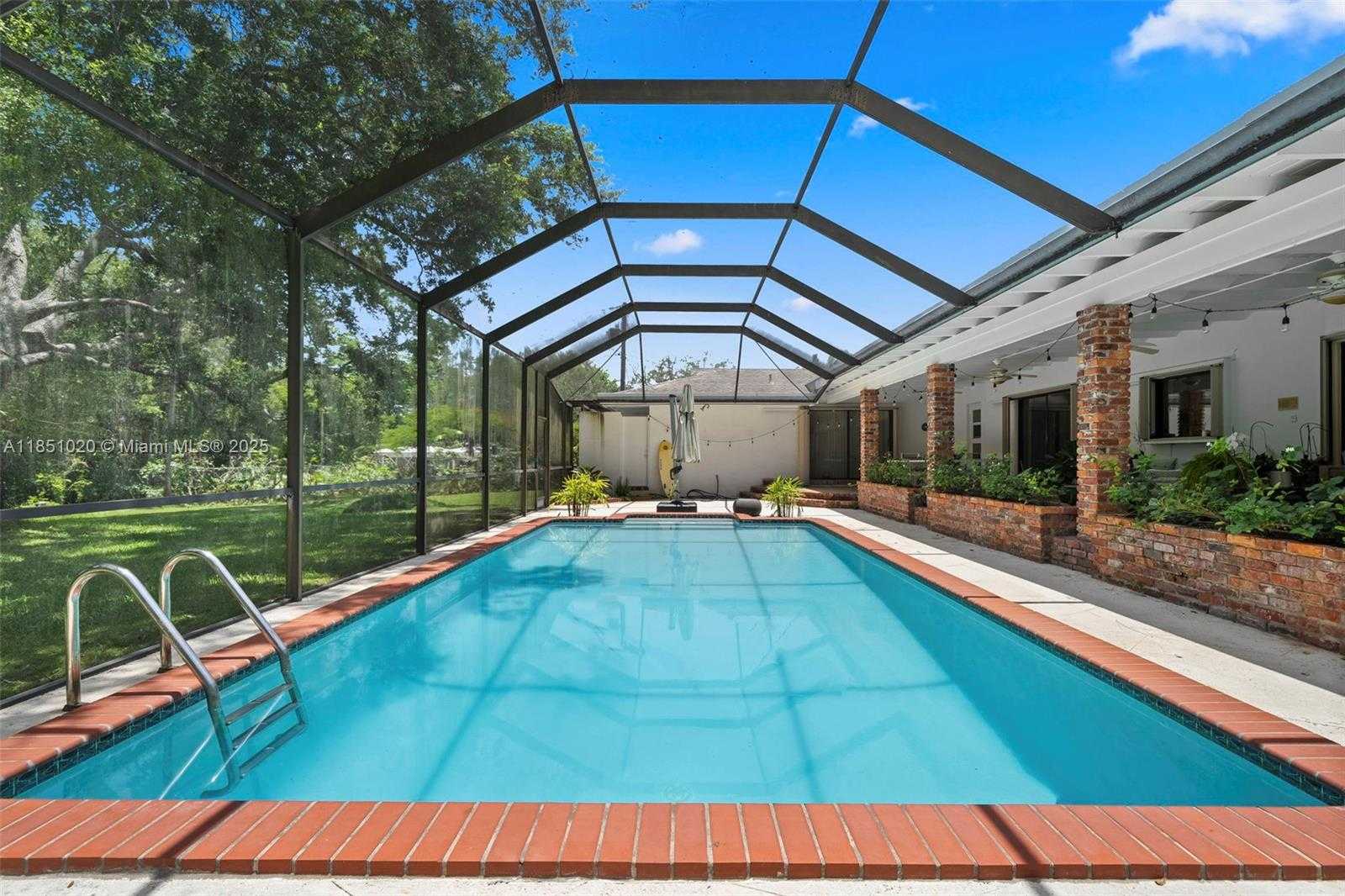 Small Image of 12365 SOUTH WEST 60TH CT, Pinecrest Number 22