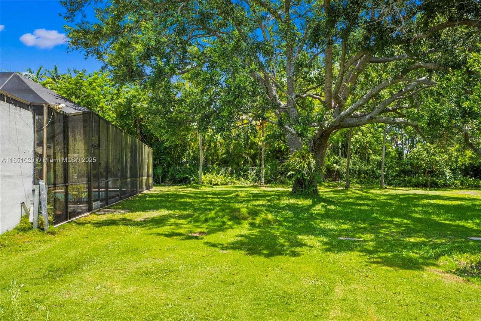 Small Image of 12365 SOUTH WEST 60TH CT, Pinecrest Number 30