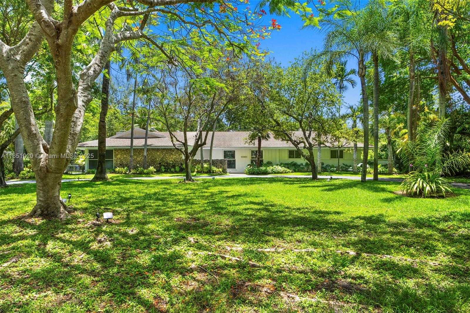 Small Image of 12365 SOUTH WEST 60TH CT, Pinecrest Number 32