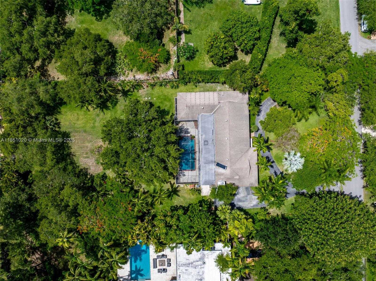 Small Image of 12365 SOUTH WEST 60TH CT, Pinecrest Number 36