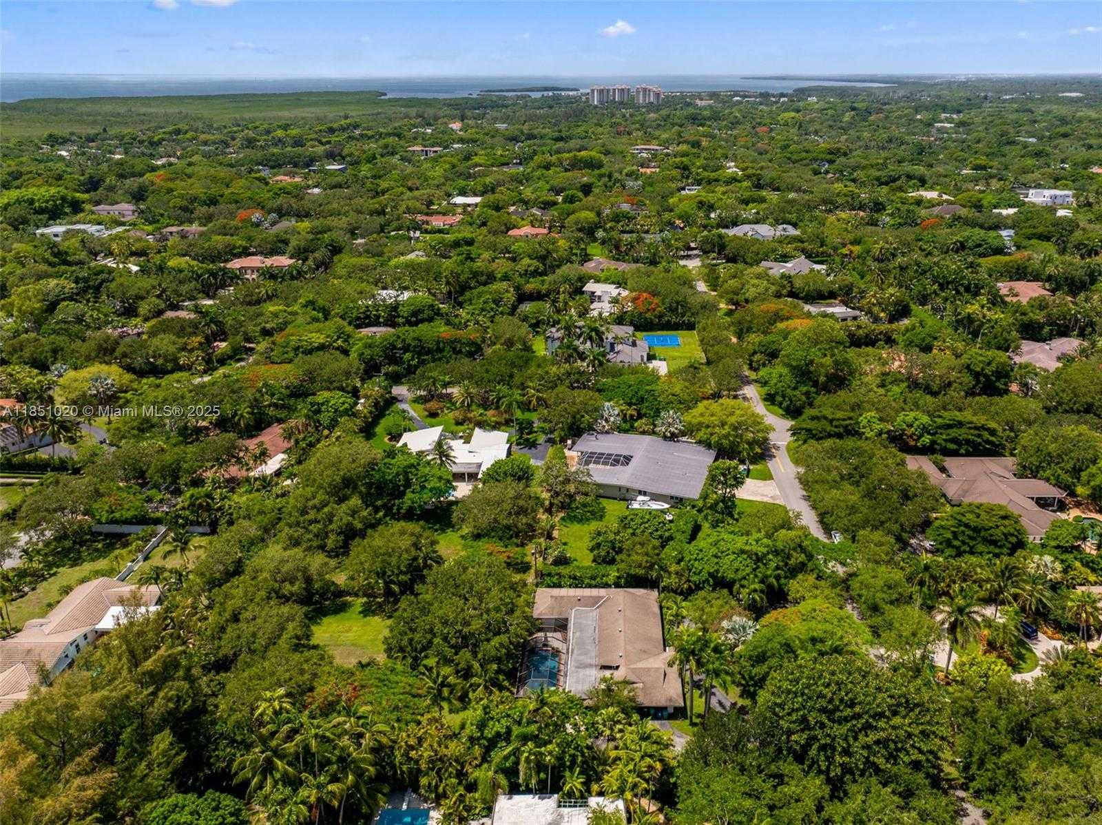 Small Image of 12365 SOUTH WEST 60TH CT, Pinecrest Number 38