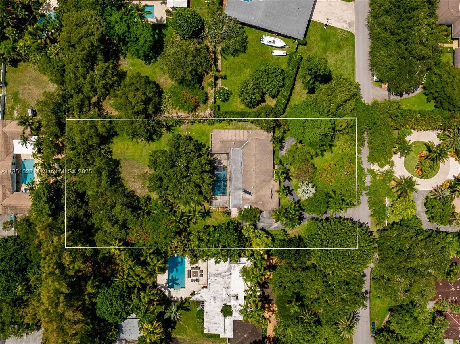 Small Image of 12365 SOUTH WEST 60TH CT, Pinecrest Number 39